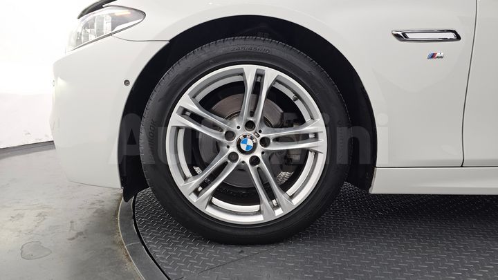 BMW 5 Series 2016 — 5