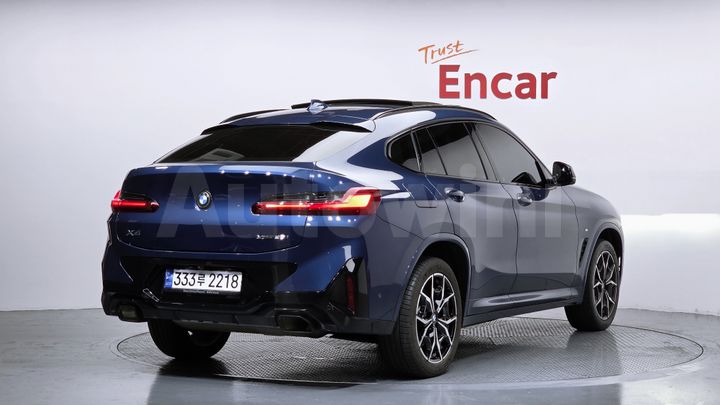 BMW X4 2023 — 2