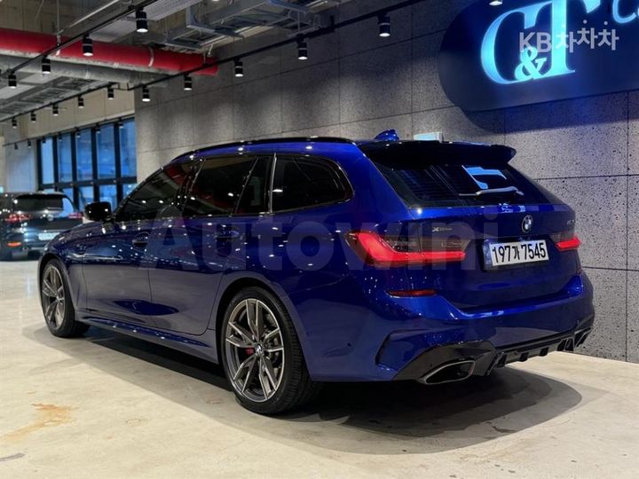 BMW 3 Series 2021 — 3