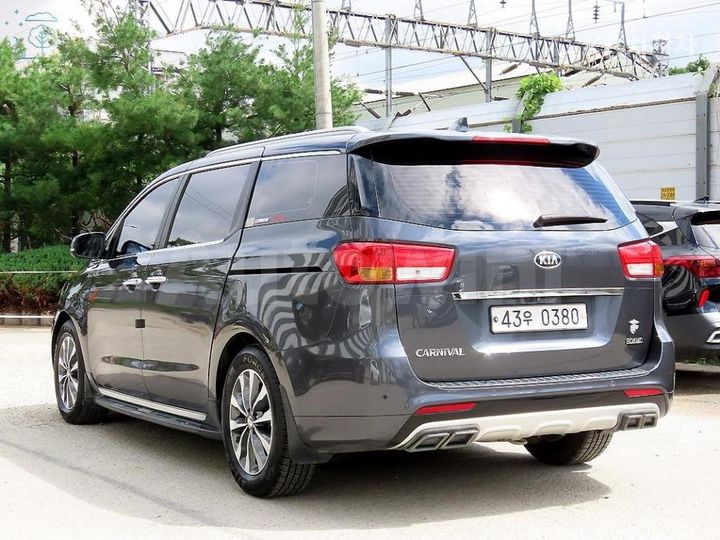 Kia Carnival 2017 — 3