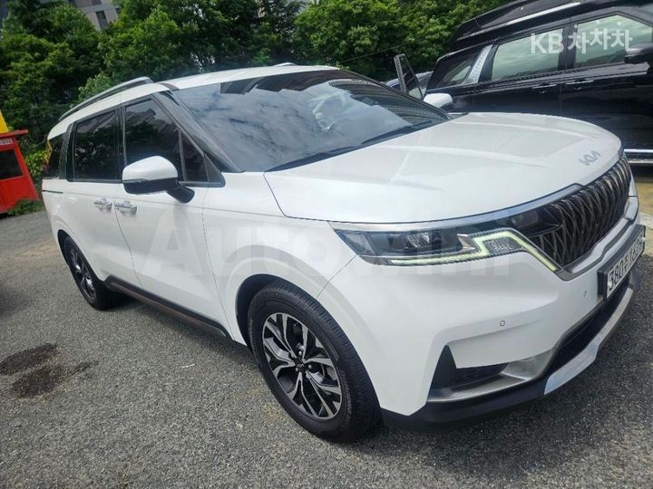 Kia Carnival 2023 — 2