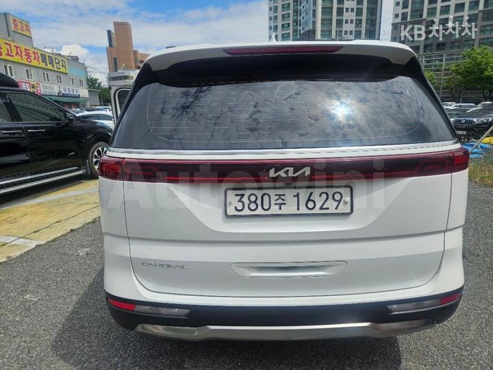 Kia Carnival 2023 — 3