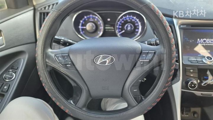 Hyundai Sonata 2011 — 5