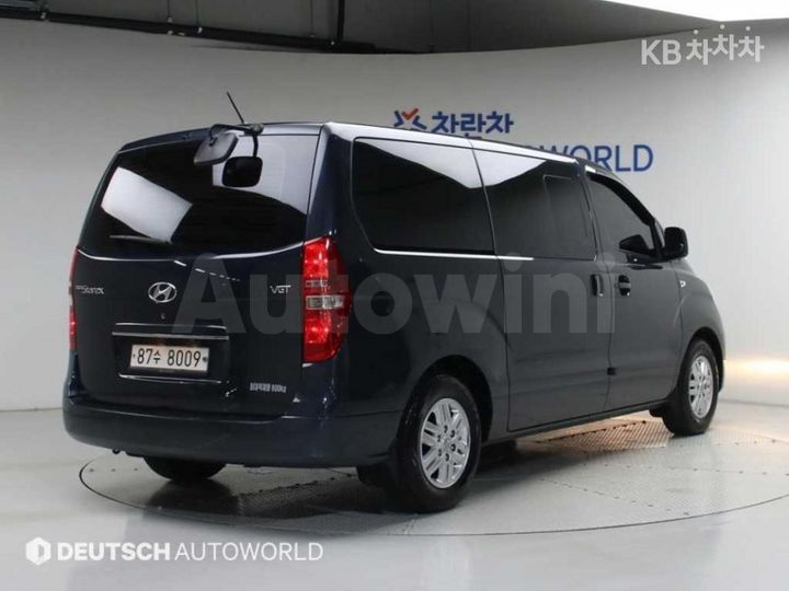 Hyundai Starex 2017 — 2
