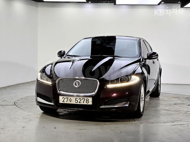 Jaguar XF 2012 — 2