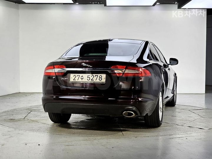 Jaguar XF 2012 — 3