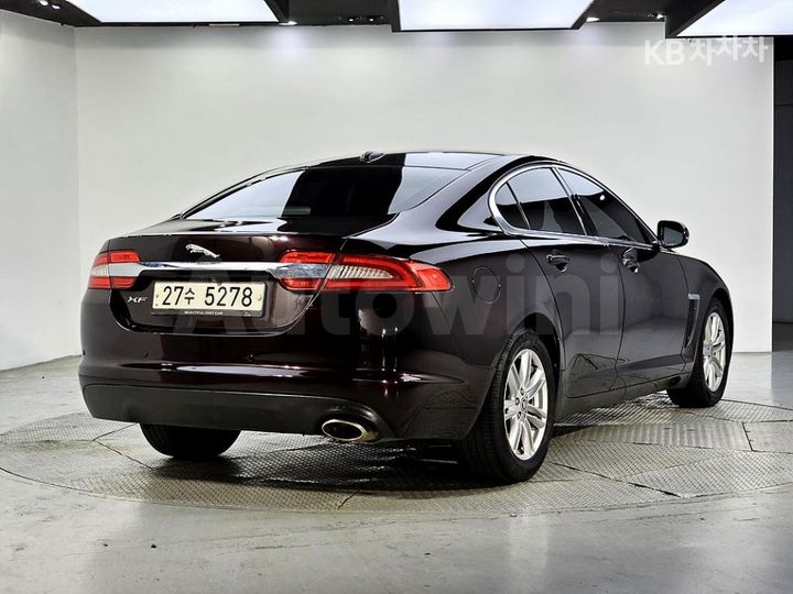 Jaguar XF 2012 — 4