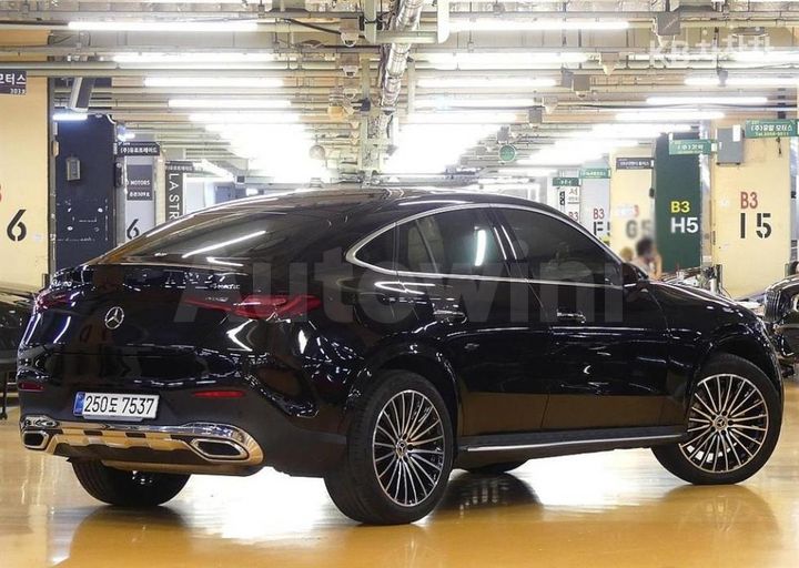 Mercedes Benz GLC Class 2024 — 3