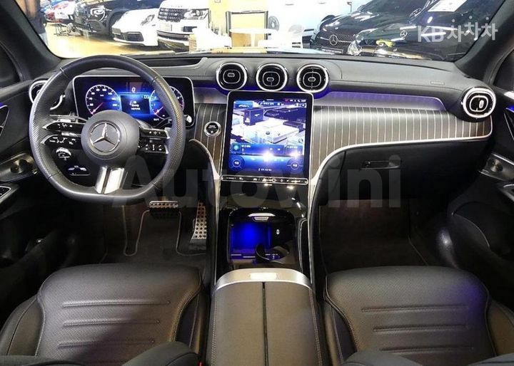 Mercedes Benz GLC Class 2024 — 4