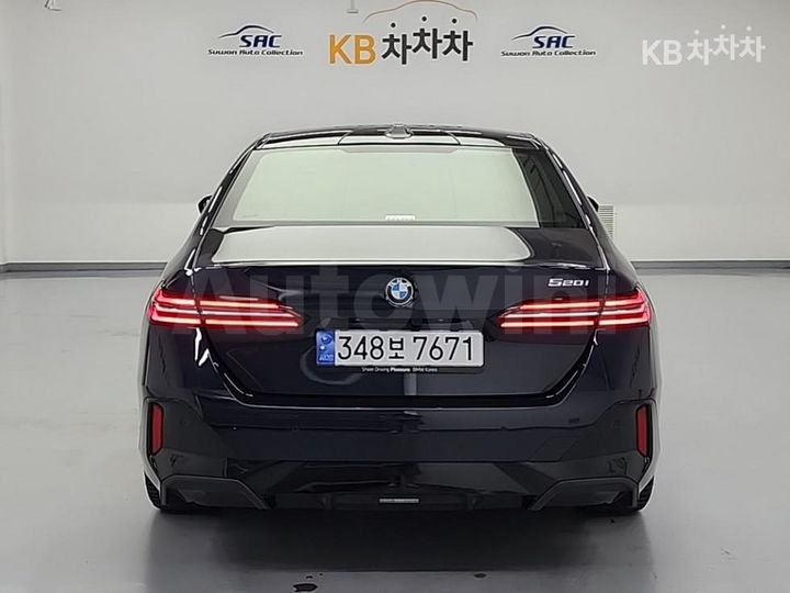 BMW 5 Series 2024 — 3