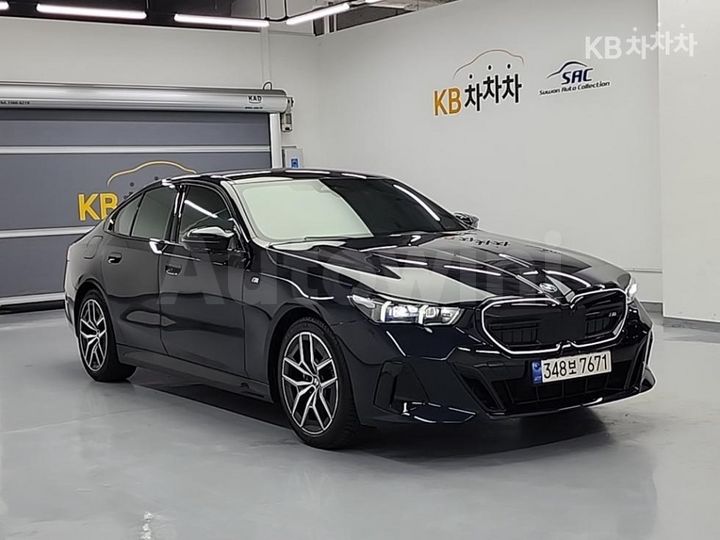 BMW 5 Series 2024 — 4