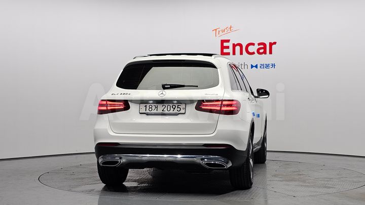 Mercedes Benz GLC Class 2018 — 4