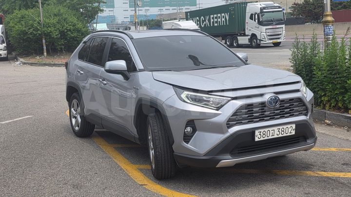 Toyota RAV4 2021 — 2