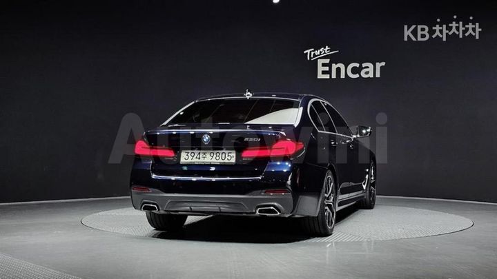 BMW 5 Series 2021 WBA71BH03MWW93464 — 4