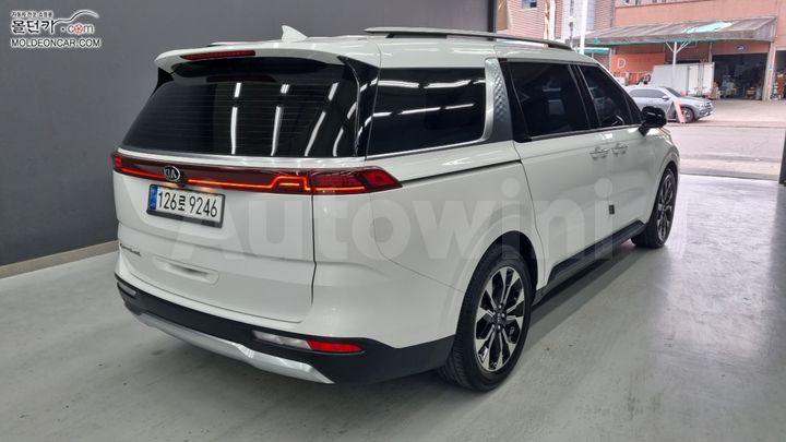 Kia Carnival 2021 KNANE81BBMS098784 — 2