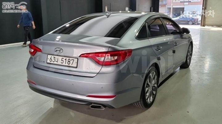 Hyundai Sonata 2015 KMHE341CBFA018180 — 2