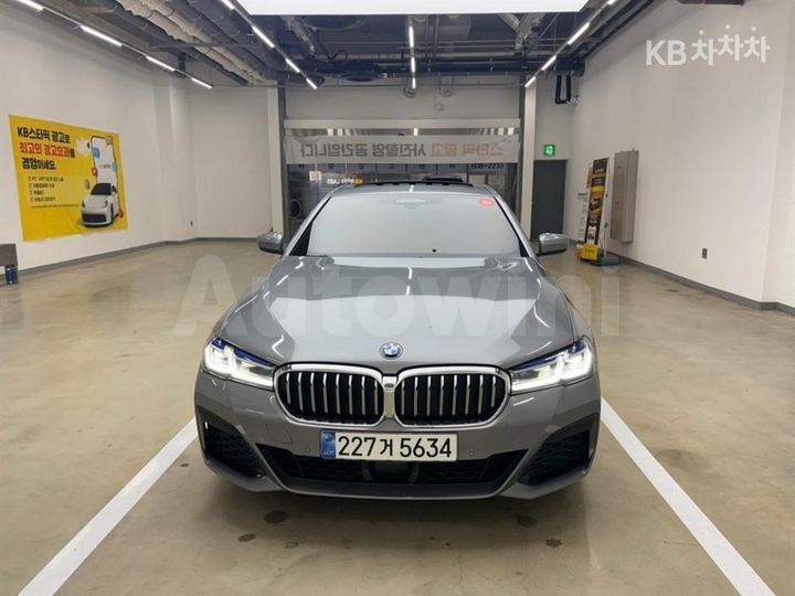 BMW 5 Series 2023 — 3