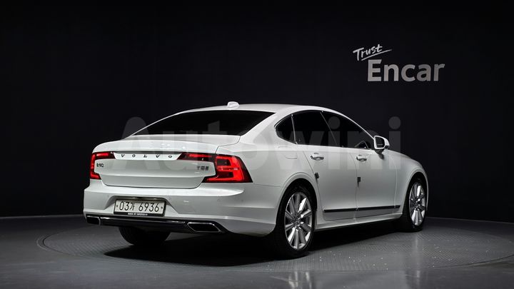 Volvo S90 2019 — 2