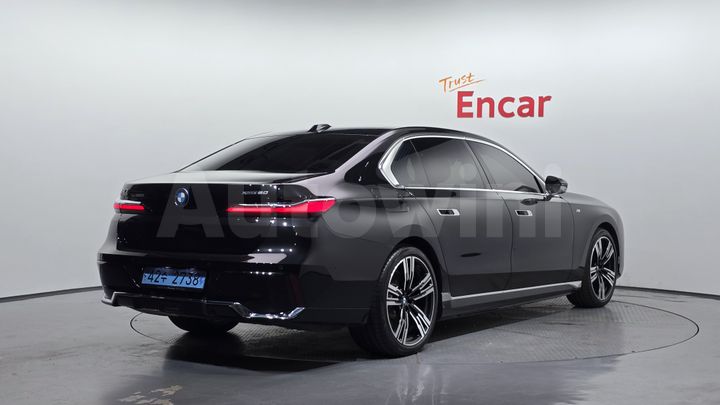 BMW i7 2025 — 2