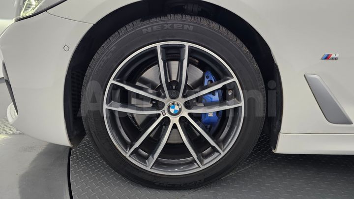 BMW 5 Series 2023 — 5