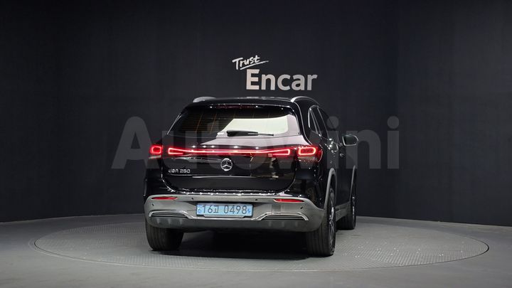 Mercedes Benz EQA 2022 — 4