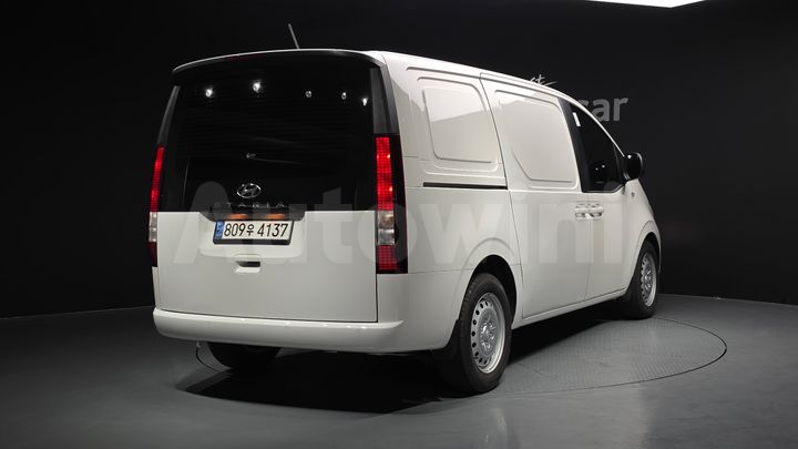 Hyundai Staria 2022 — 2
