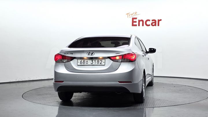 Hyundai Avante 2015 — 5