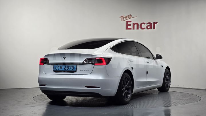 Tesla Model 3 2020 — 2