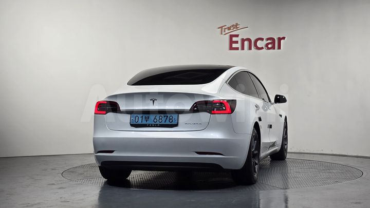 Tesla Model 3 2020 — 4