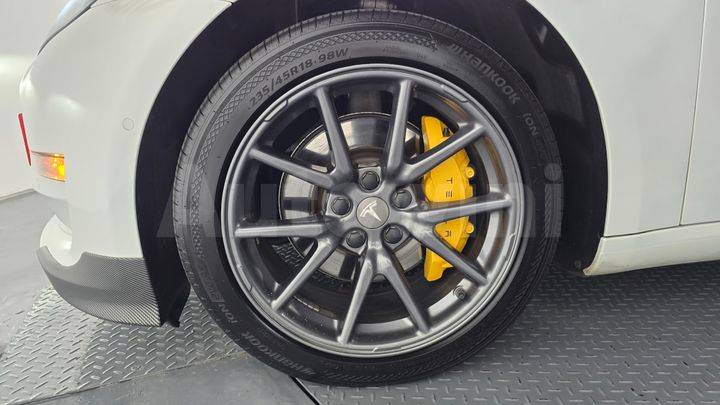 Tesla Model 3 2020 — 5