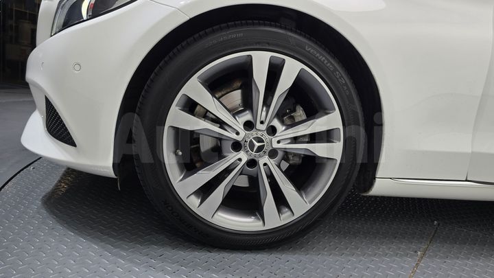 Mercedes Benz C Class 2018 — 5