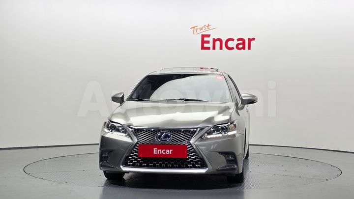 Lexus CT200h 2018 — 3