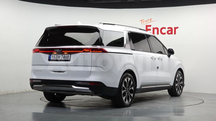 Kia Carnival 2023 — 2