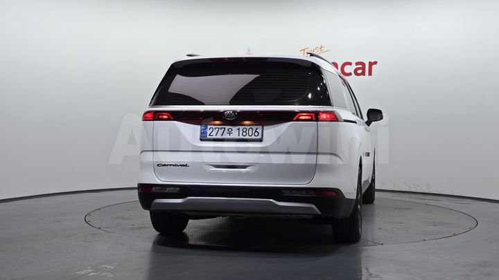 Kia Carnival 2021 — 4