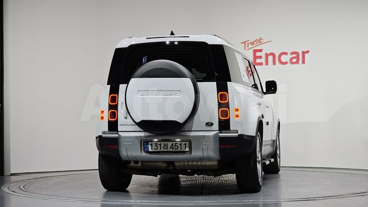 Land Rover Defender 2023 — 4