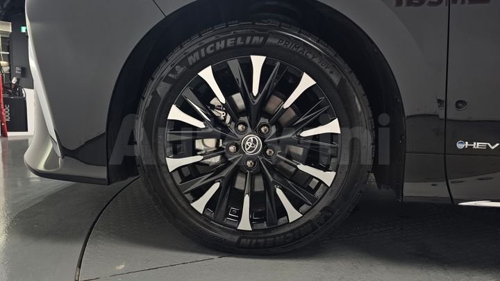 Toyota Alphard 2025 — 4