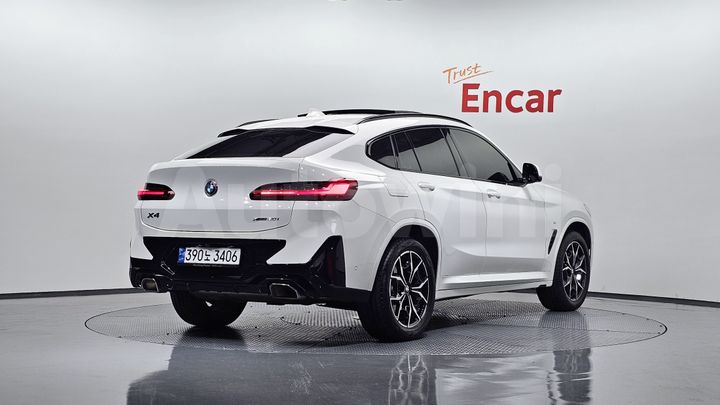 BMW X4 2023 — 2