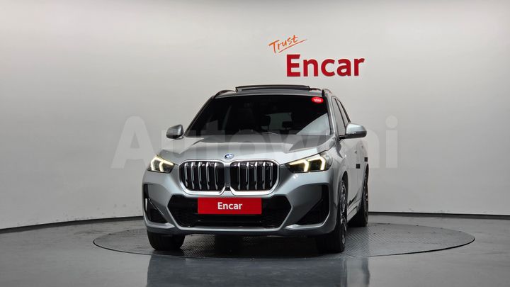 BMW iX1 2023 — 3