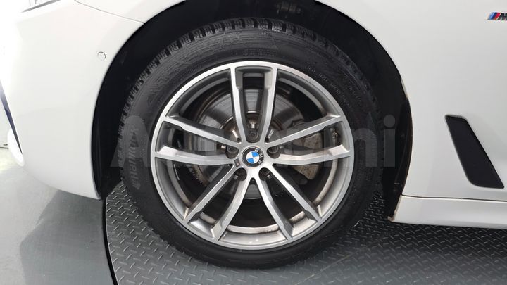 BMW 5 Series 2017 — 5