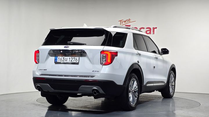 Ford Explorer 2021 — 2