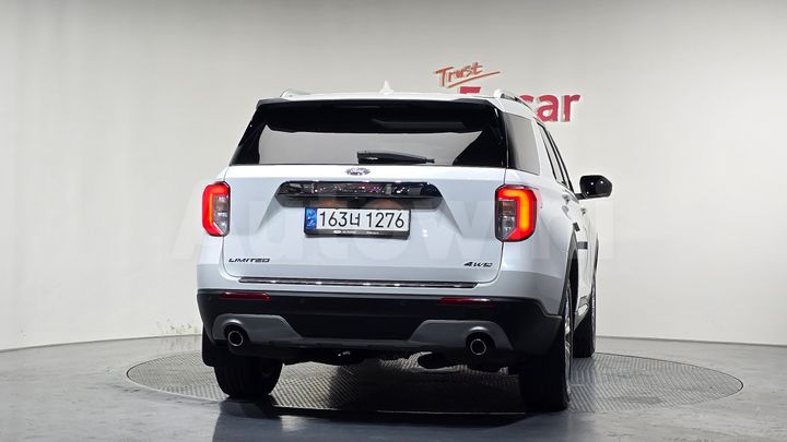 Ford Explorer 2021 — 4