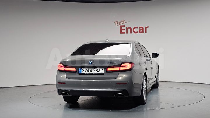 BMW 5 Series 2022 — 3