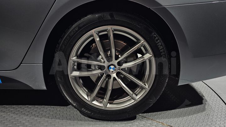 BMW 5 Series 2019 — 5