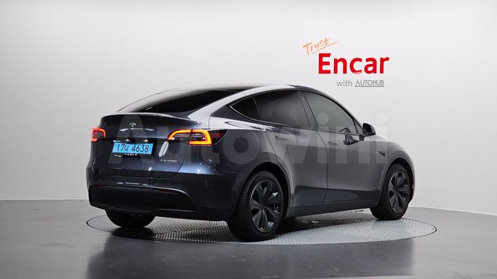 Tesla Model Y 2021 — 2