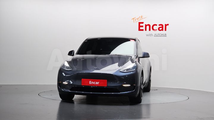 Tesla Model Y 2021 — 3
