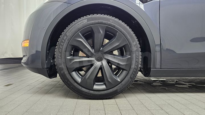 Tesla Model Y 2021 — 5
