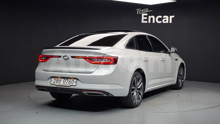 Renault SM6 2016 — 2