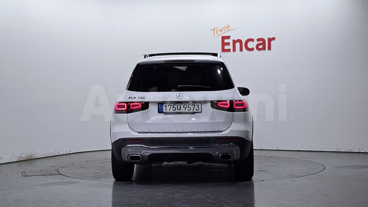 Mercedes Benz GLB Class 2021 — 4