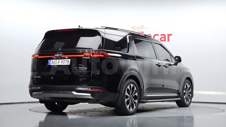 Kia Carnival 2023 — 2
