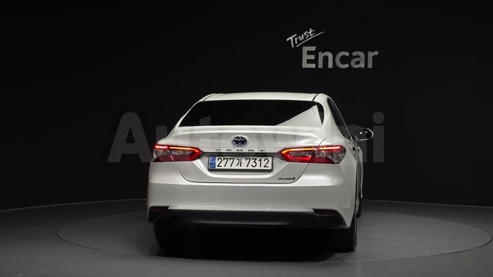 Toyota Camry 2024 — 4
